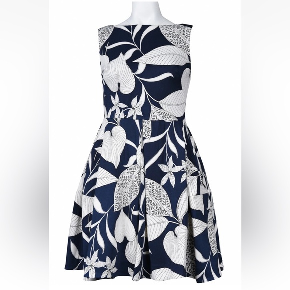 Taylor Fit & Flare Pocket Pleated Knit Day Dress Size 24W Navy Ivory Excellent - Picture 1 of 9